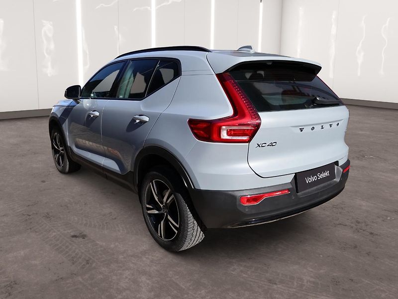 Volvo XC40 (2024) Plus, B3 Mild hybrid, Benzín,  - fotka 2 z 20