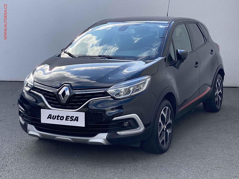 Renault Captur (2017) 1.2 TCe, Crossboarder, navi - fotka 3 z 18
