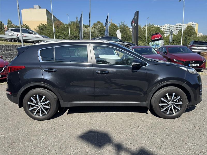 Kia Sportage 1,7 CRDi Style KAMERA TOP STAV - fotka 6 z 39