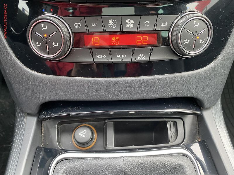 Peugeot 508 (2011) 2.0 HDI, 2.maj,ČR, Active - fotka 15 z 20