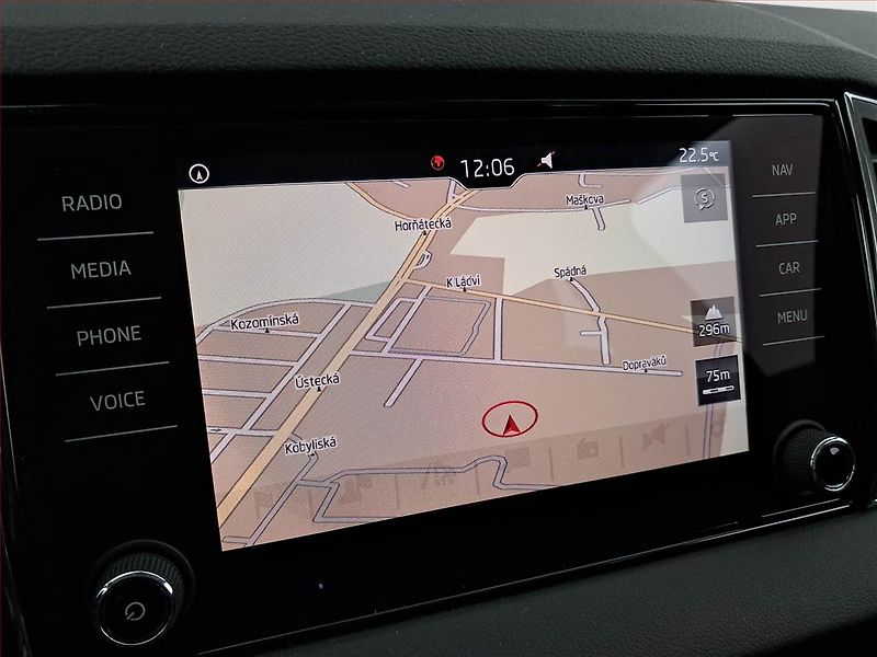 Škoda Karoq (2019) 1.5 TSI - fotka 14 z 18