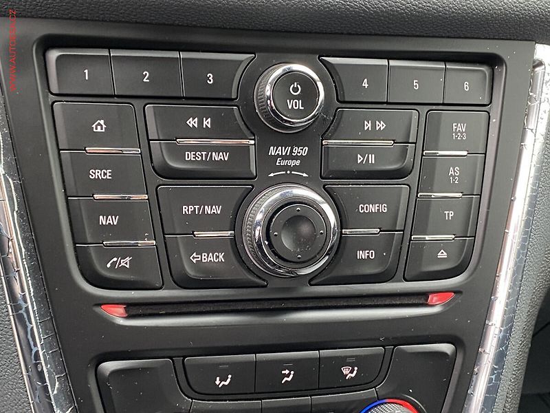 Opel Mokka (2015) 1.6 CDTi 4x4, 2.maj, AAC - fotka 15 z 19
