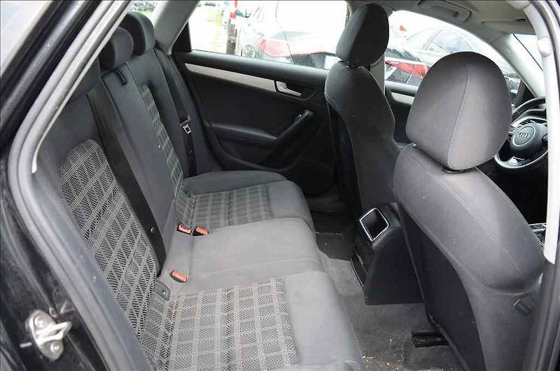 Audi A4 (2012) AVANT 3,0 TDI - fotka 20 z 22