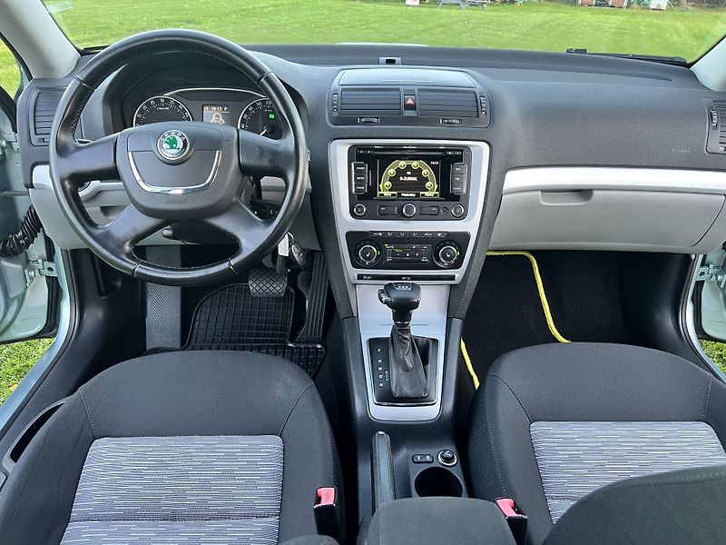Škoda Octavia 1.6TDI 77KW,DIGIKLIMA,WEBASTO - fotka 32 z 45