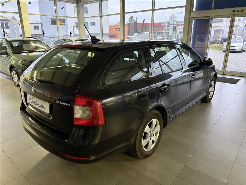 Škoda Octavia 1,6   ČR, SERVISNÍ KNÍŽKA - fotka 6 z 17
