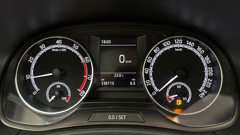 Škoda Fabia 1.0 TSI Ambition Combi - fotka 10 z 24