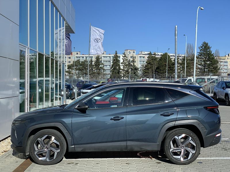 Hyundai Tucson SMART HEV 1,6 T-GDi 169kW AT - fotka 14 z 25