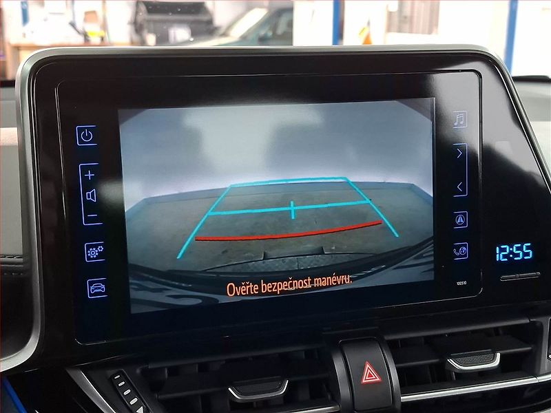 Toyota C-HR (2019) 1.2 Turbo, Navi, Tempomat - fotka 15 z 19