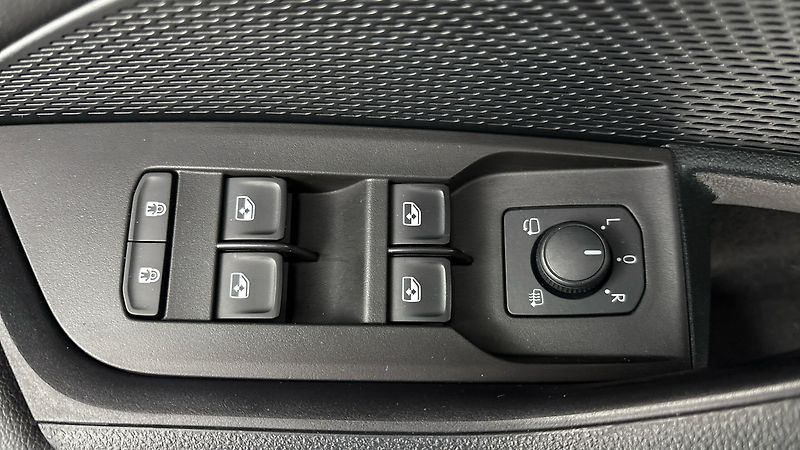 Škoda Octavia 2.0 TDI DSG Style Combi - fotka 21 z 27