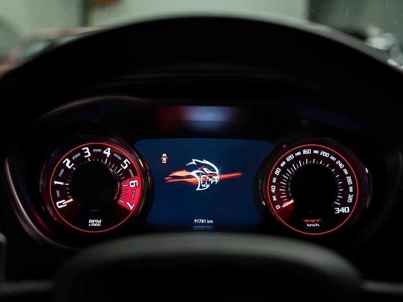 Dodge Challenger SRT HELLCAT 6.2 V8 | 527 kW  - fotka 28 z 56