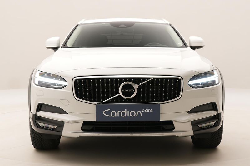 Volvo V90 CC T5 AWD MOMENTUM REZERVACE - fotka 15 z 46