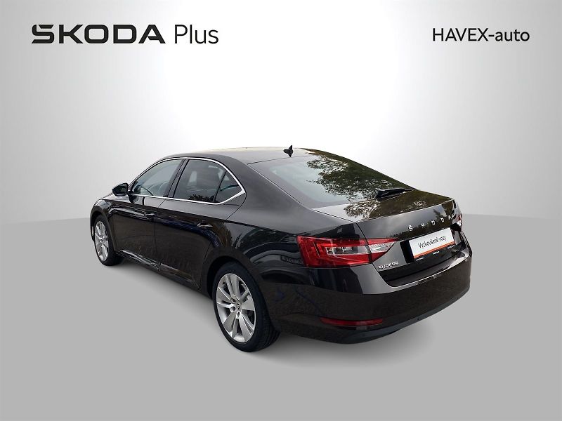 Škoda Superb (2021) 2.0 TDI DSG Style - fotka 38 z 39