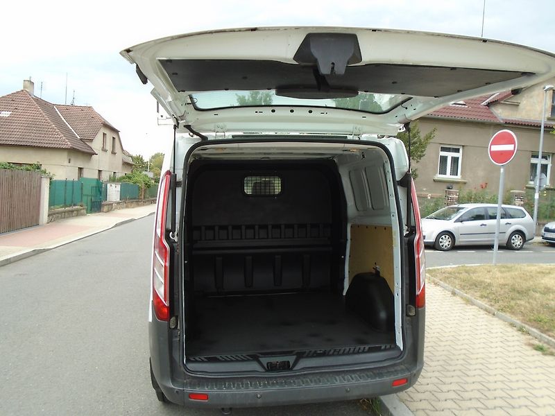 Ford Transit Custom (2015) 2.2 TDCi 6 míst, klima - fotka 9 z 25