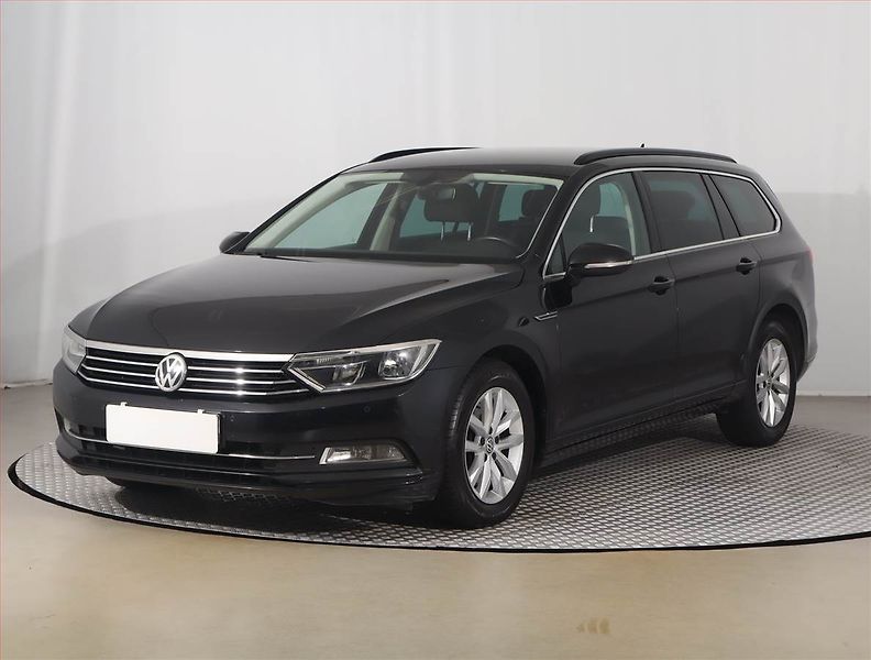 Volkswagen Passat (2015) 2.0 TDI, Navi, Tempomat - fotka 2 z 23