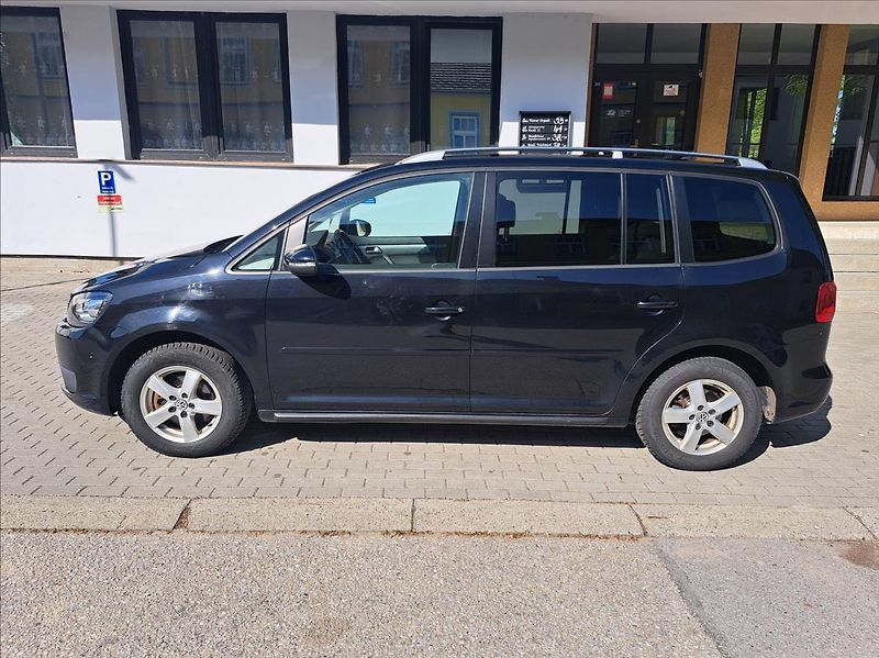 Volkswagen Touran 1,6 TDI Comfortline - fotka 6 z 43