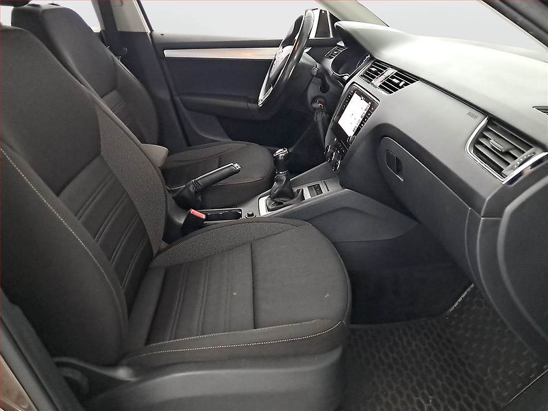 Škoda Octavia (2018) Ambition 1.6 TDI, Navi - fotka 9 z 17