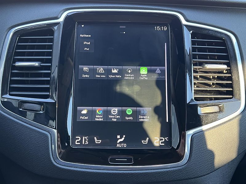 Volvo XC90 (2018) D5 AWD 173kW - fotka 17 z 42