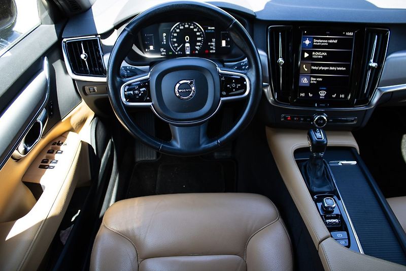 Volvo V90 - fotka 18 z 20
