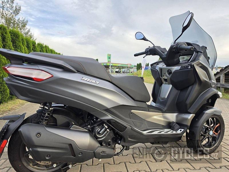 Piaggio MP3 530 Exclusive (2024) - fotka 4 z 20
