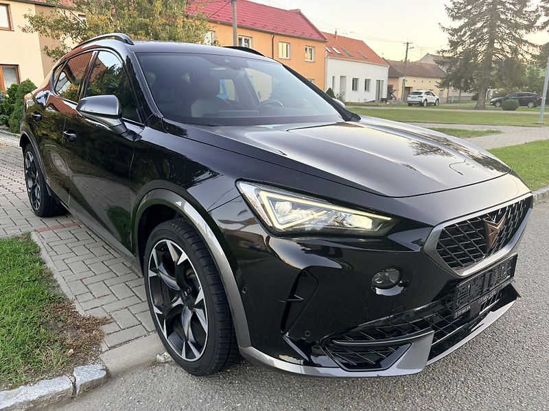 Cupra Formentor 1.5TSI 110KW DSG LED - fotka 2 z 54