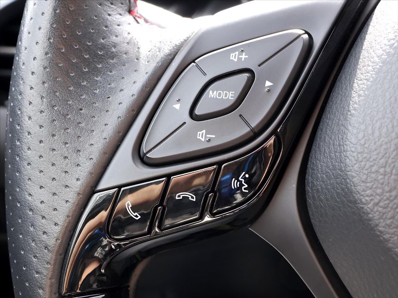 Toyota C-HR 2,0 Hybrid 112kW GR Sport CZ - fotka 21 z 35