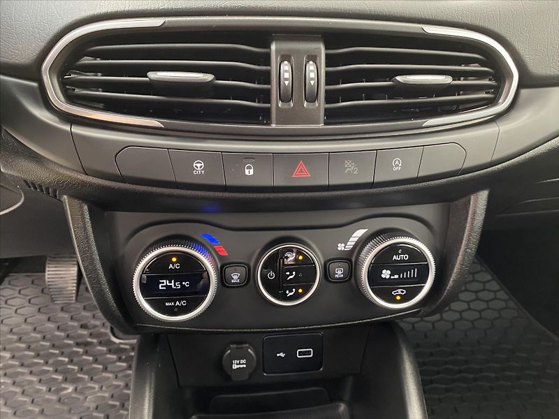 Fiat Tipo 1,0 - fotka 18 z 26