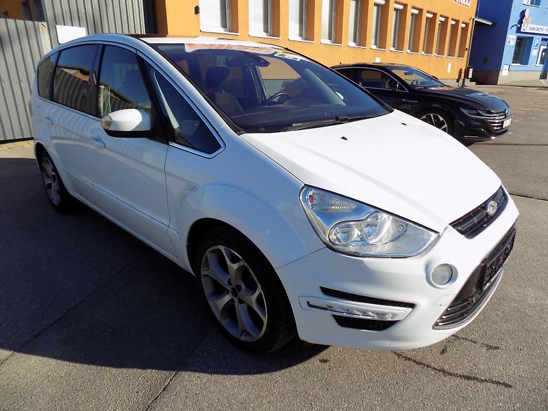 Ford S-MAX 2,0  TDCI 103KW TITAN FACELIFT - fotka 42 z 47