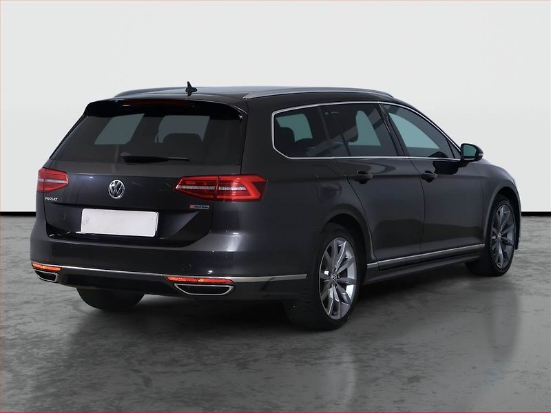 Volkswagen Passat (2019) R-Line 2.0 TDI, 4X4, Automat - fotka 5 z 26