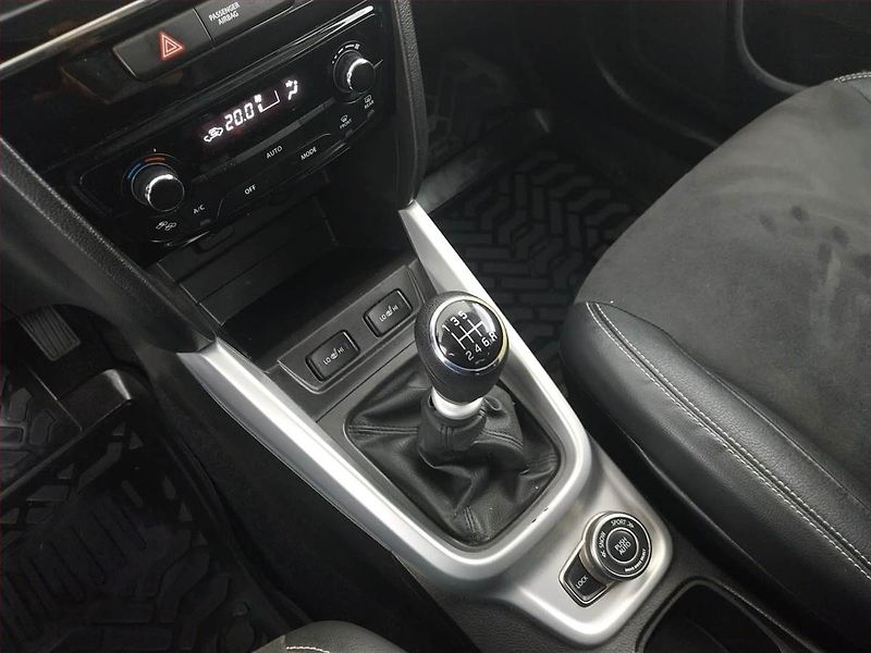 Suzuki Vitara (2016) 1.6 DDiS, 4X4, Kůže, Navi - fotka 13 z 21