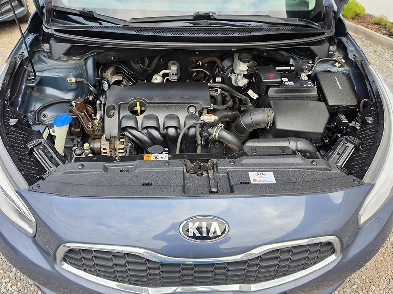 Kia Ceed (2015) 1.4 i TOP STAV - fotka 18 z 23