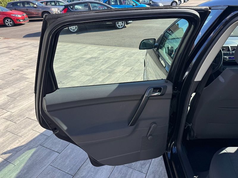 Volkswagen Polo (2003) Highline 1.4i 55kW - fotka 12 z 32