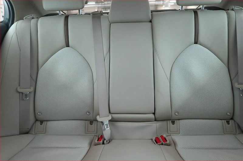Toyota Camry (2021) 2.5 Hybrid - fotka 10 z 19