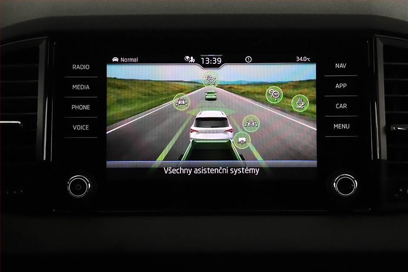 Škoda Karoq (2022) Sportline 1.5 TSI - fotka 15 z 21