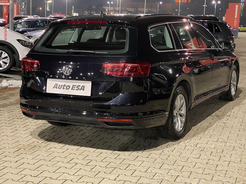 Volkswagen Passat (2020) 1.6 TDi, Business, DSG, LED - fotka 4 z 18