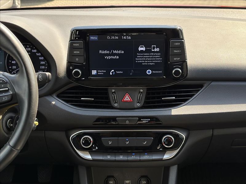 Hyundai i30 1,5 1.5i  Trikolor - fotka 12 z 18