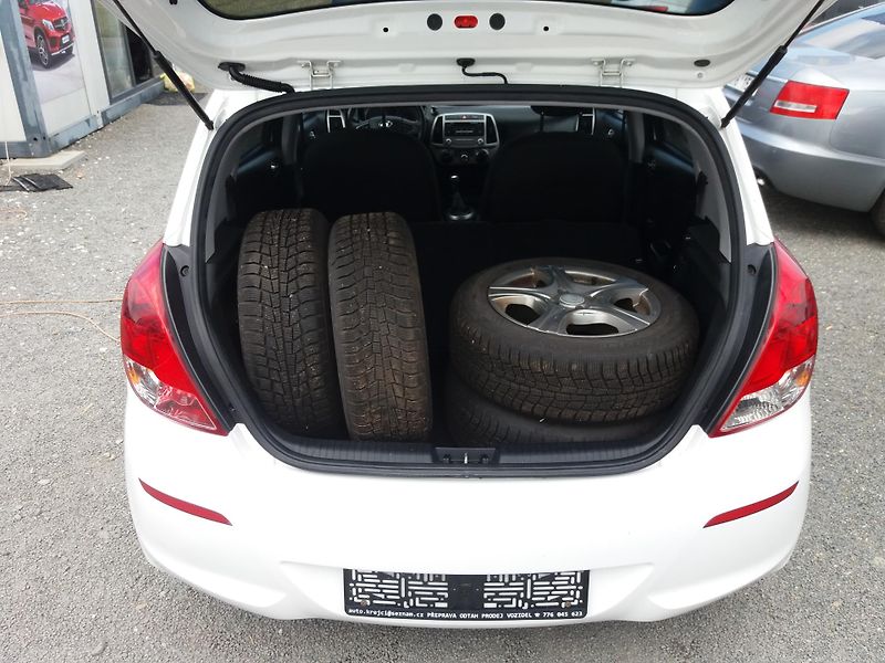 Hyundai i20 1.2i,62kW,KLIMA,SERV.KNÍŽKA - fotka 6 z 16