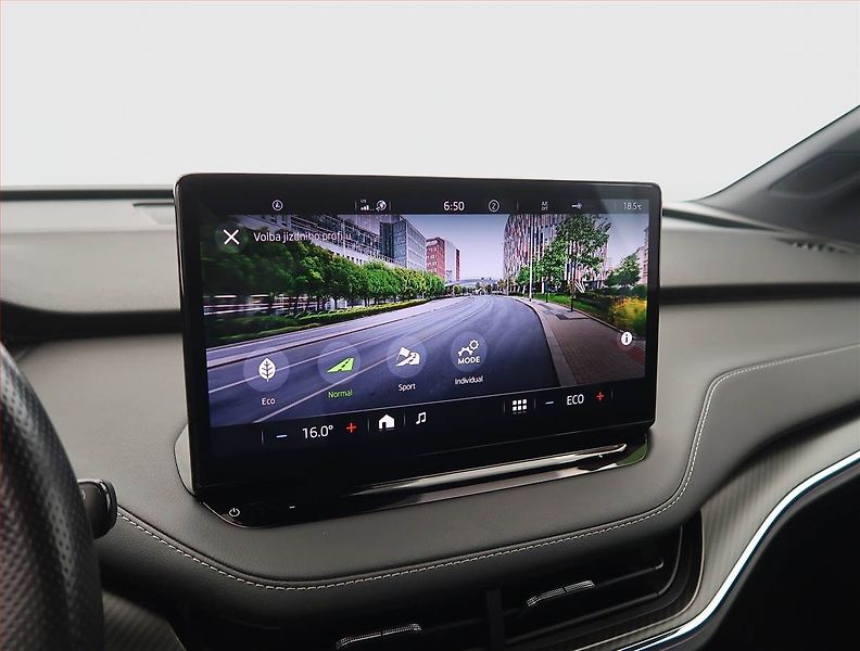 Škoda Enyaq (2023) Sportline 60 (62 kWh) - fotka 20 z 31