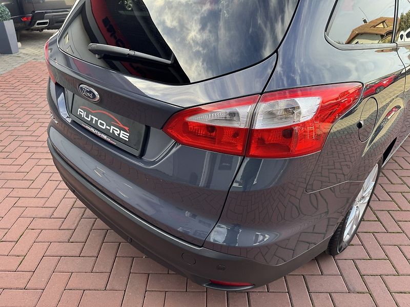 Ford Focus (2011) 1.6i Ti-VCT Klima Servis - fotka 37 z 50