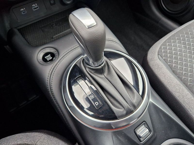Nissan Juke 1.0 DIG-T 7AT N-CONN, SKLADEM - fotka 25 z 28
