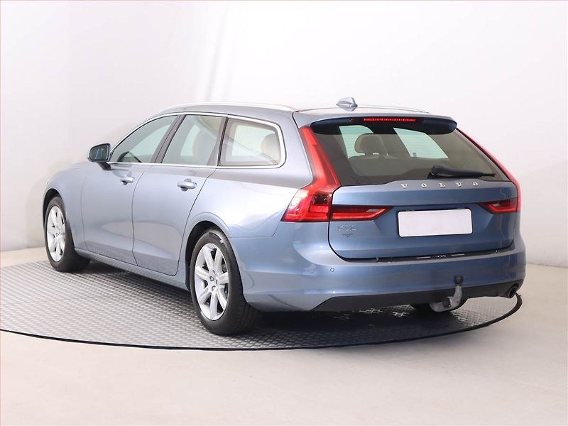 Volvo V90 (2017) D3, Automat, Kůže, Navi - fotka 4 z 20