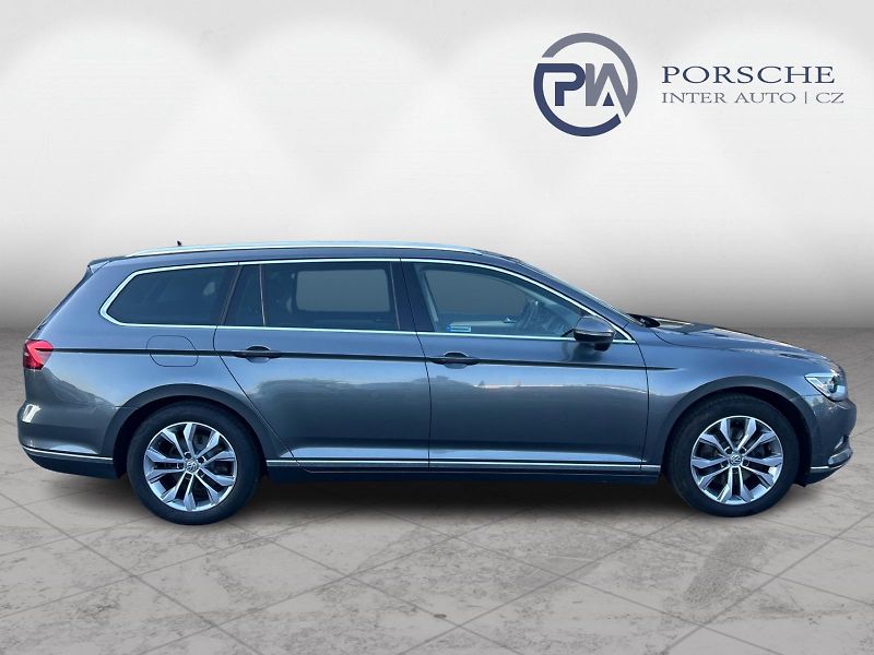 Volkswagen Passat 2.0TDI 110kW HIGHLINE - fotka 7 z 27