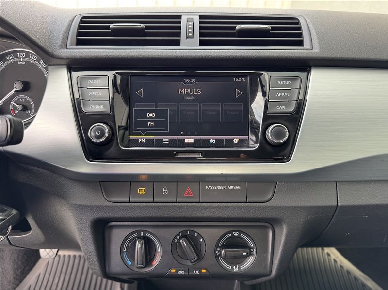 Škoda Fabia 1,0 TSI DPH tažné 1.maj. ČR - fotka 34 z 50