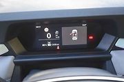 Škoda Epiq český test - Digitální přístrojový štít je docela malý.