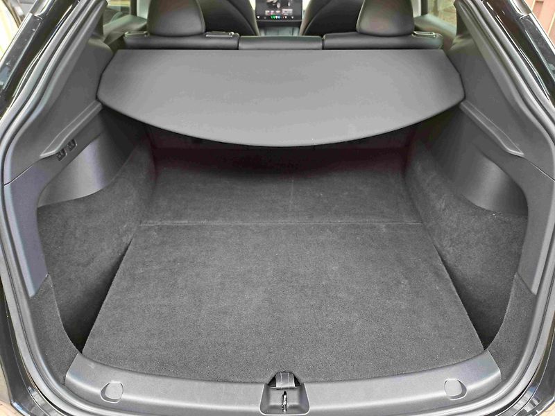 Tesla Model Y (2023) RWD 255kW Standard Rang SOH90% - fotka 13 z 17