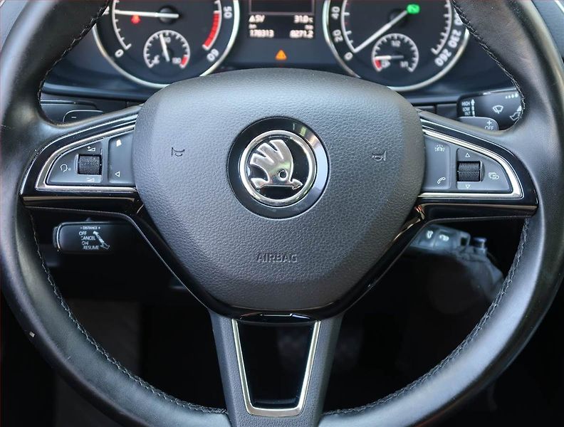 Škoda Superb (2016) 2.0 TDI, Automat, Navi - fotka 17 z 22
