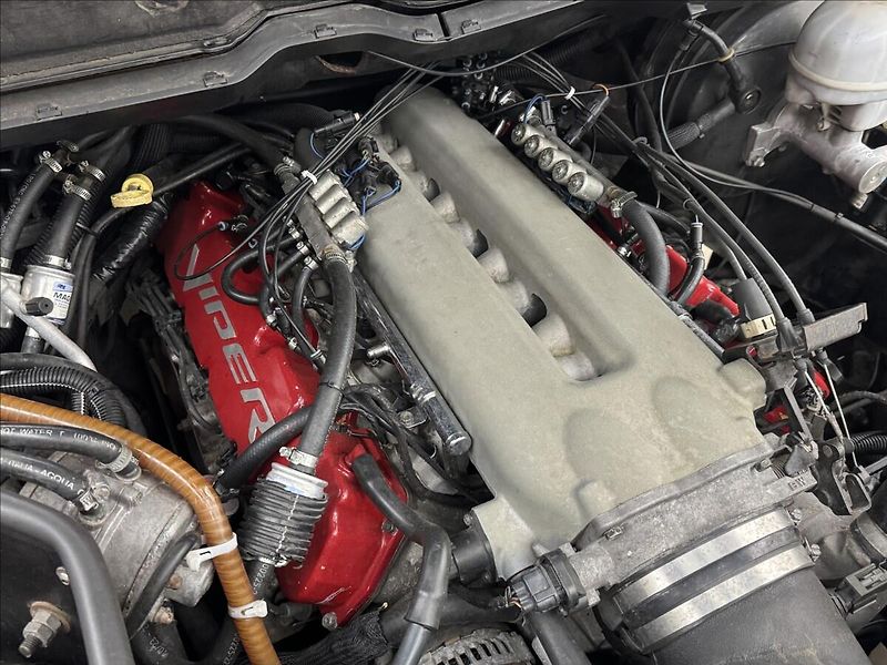 Dodge RAM 8,3 1500 SRT10 V10VIPER SERVIS - fotka 35 z 43