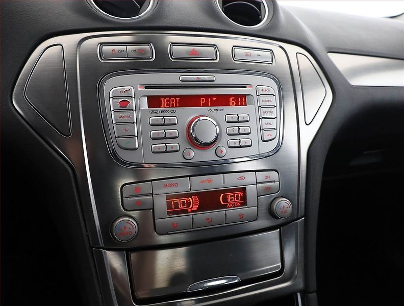 Ford Mondeo (2010) 1.8 TDCi, Serv.kniha, nová STK - fotka 10 z 13