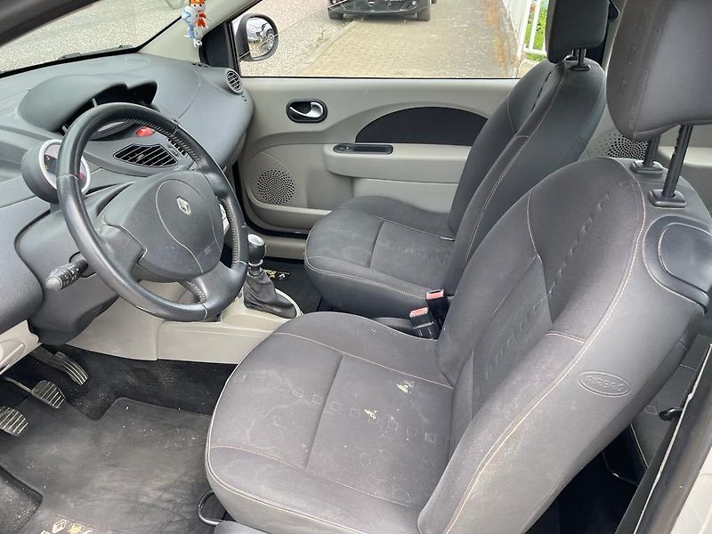 Renault Twingo (2007) 1,2  56KW 91300KM!!! - fotka 38 z 40