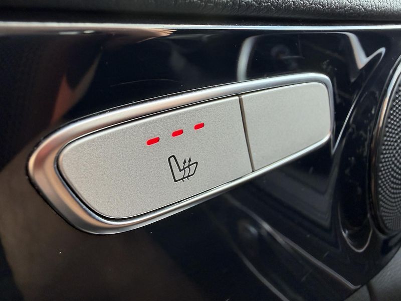 Mercedes-Benz Třídy C 180 CGI AUTOMAT LED NAVIGACE - fotka 14 z 38