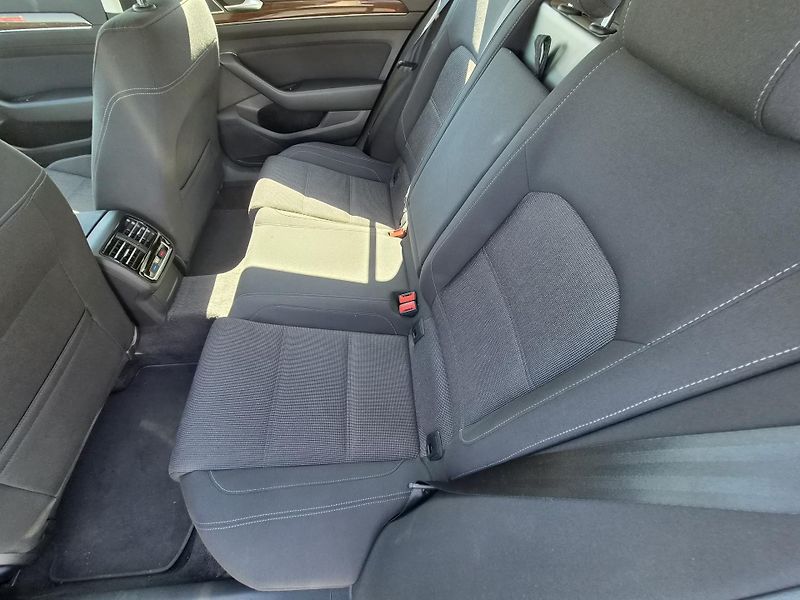 Volkswagen Passat Variant (2017) 2,0 TDI BMT DSG Com - fotka 7 z 9